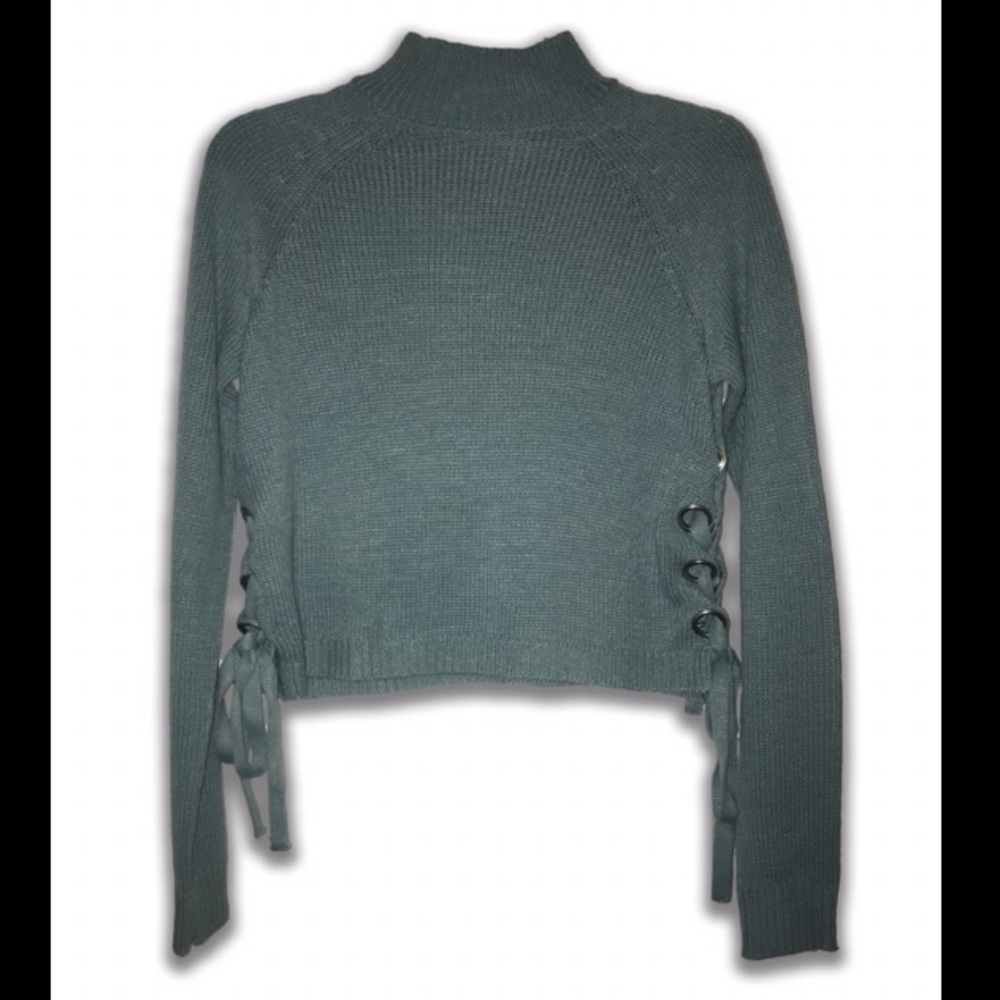 Cropped blue sweater